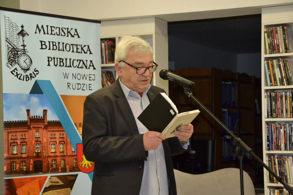 Bogusław Michnik czyta prozę Olgi Tokarczuk w Czytelni MBP - powiększenie