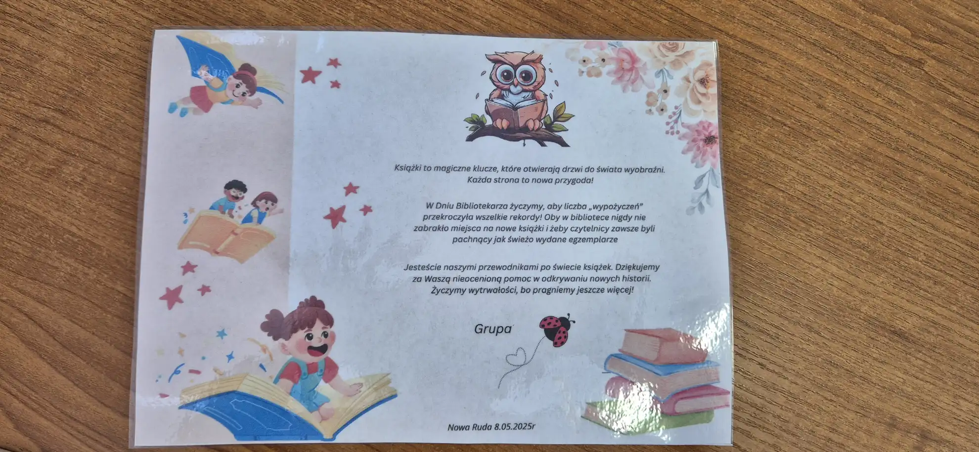 Życzenia od przedszkolaków dla bibliotekarzy.  - powiększenie